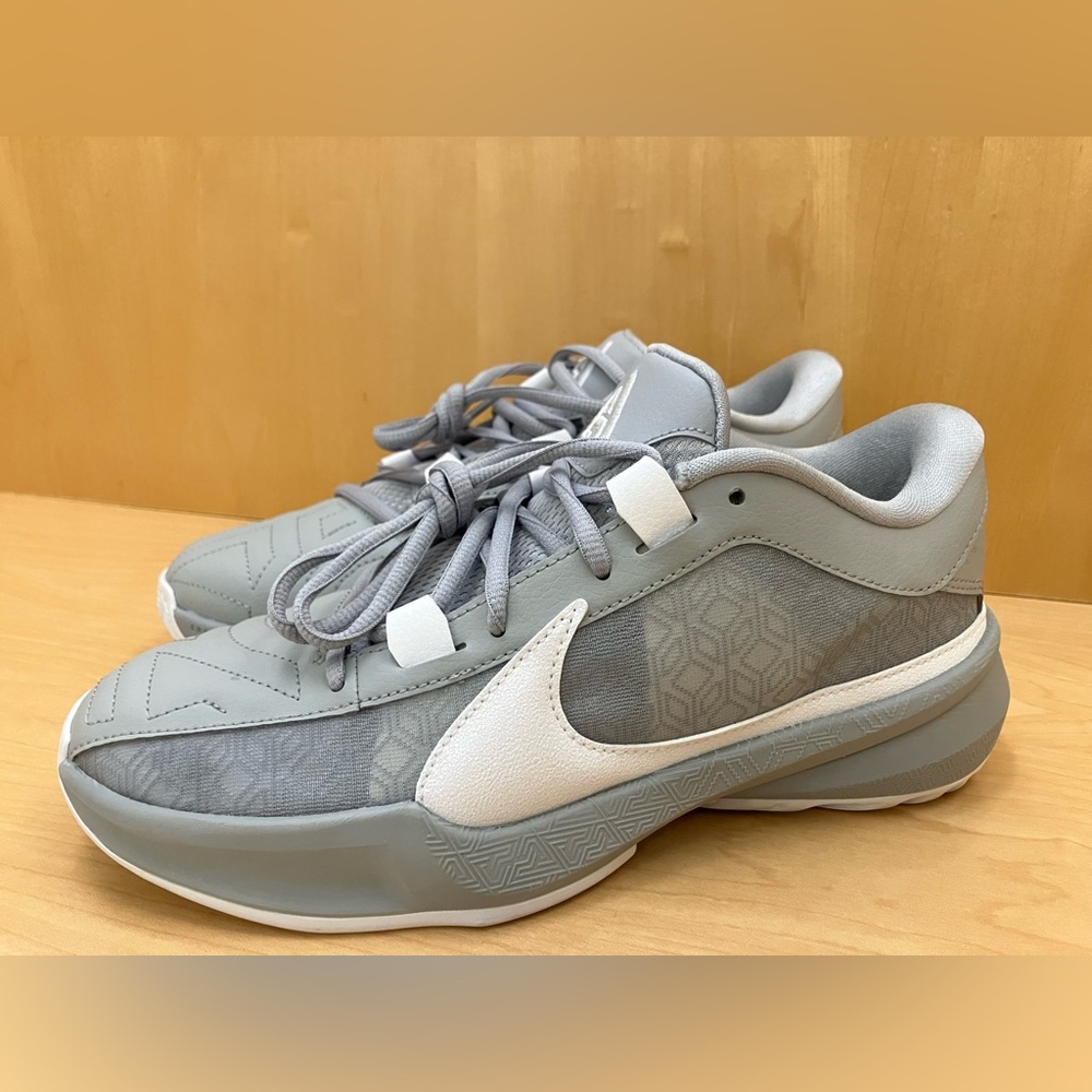 Nike Zoom Freak 5 TB
Wolf Grey